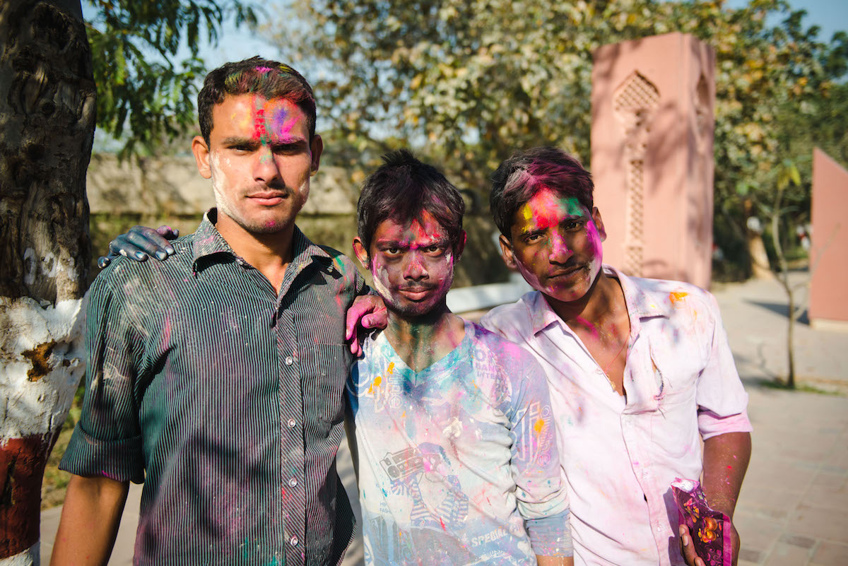 Männer-Farbe-Holi-Fest