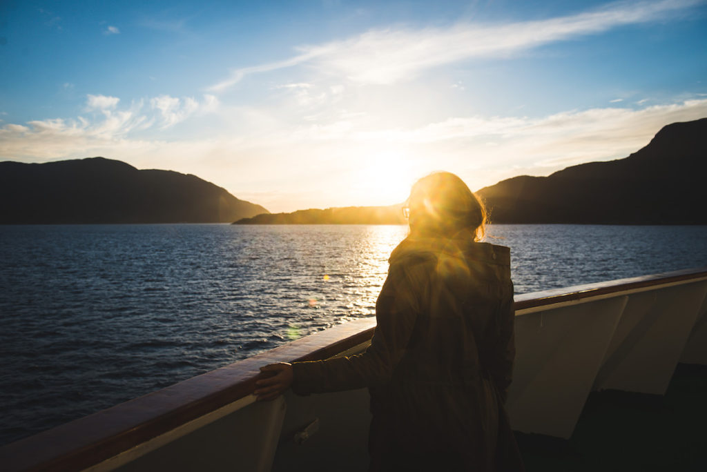 Sonnenuntergang am Schiff