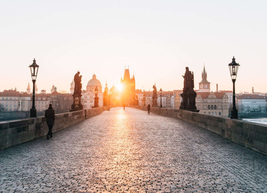 Karlsbrücke sunrise