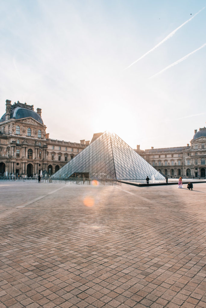 Paris Louvre Sonnenuafgang