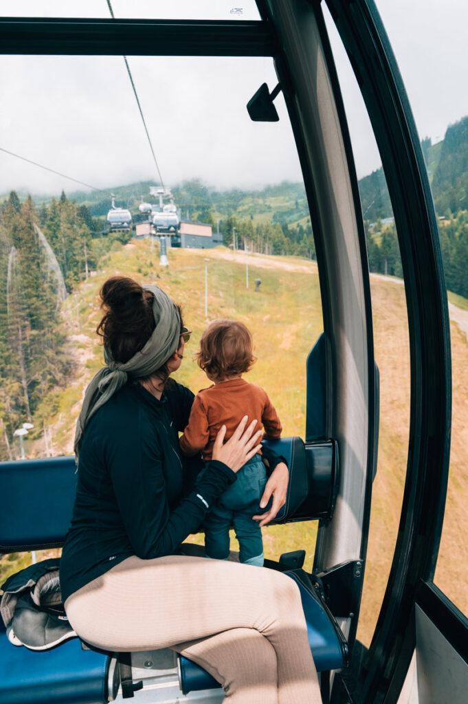 Seilbahn mit Baby