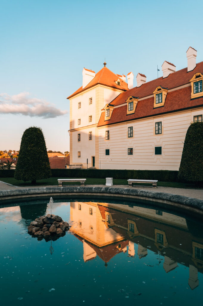 Valtice Schloss