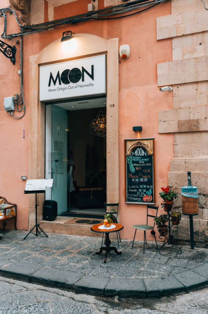 Syrakus Moon Restaurant